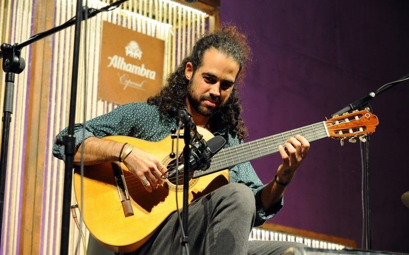 El Teatro Leal acoge el concierto en solitario del guitarrista David Minguillón
