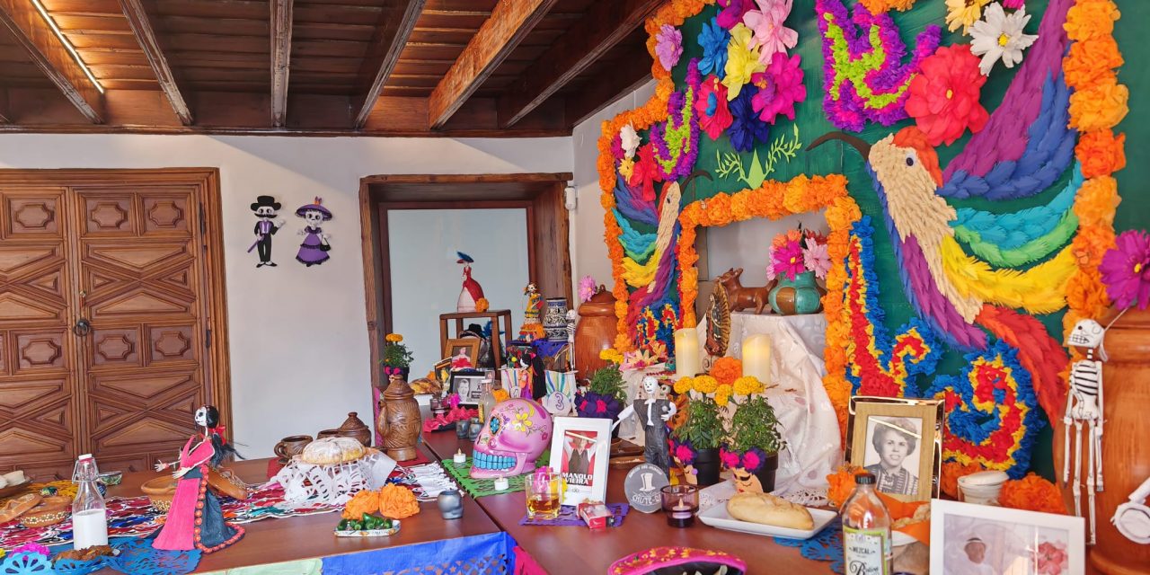 Más de 2000 personas recorren La Laguna visitando la ruta de Altares de “Día de Muertos Noche de Finados” en el primer fin de semana.