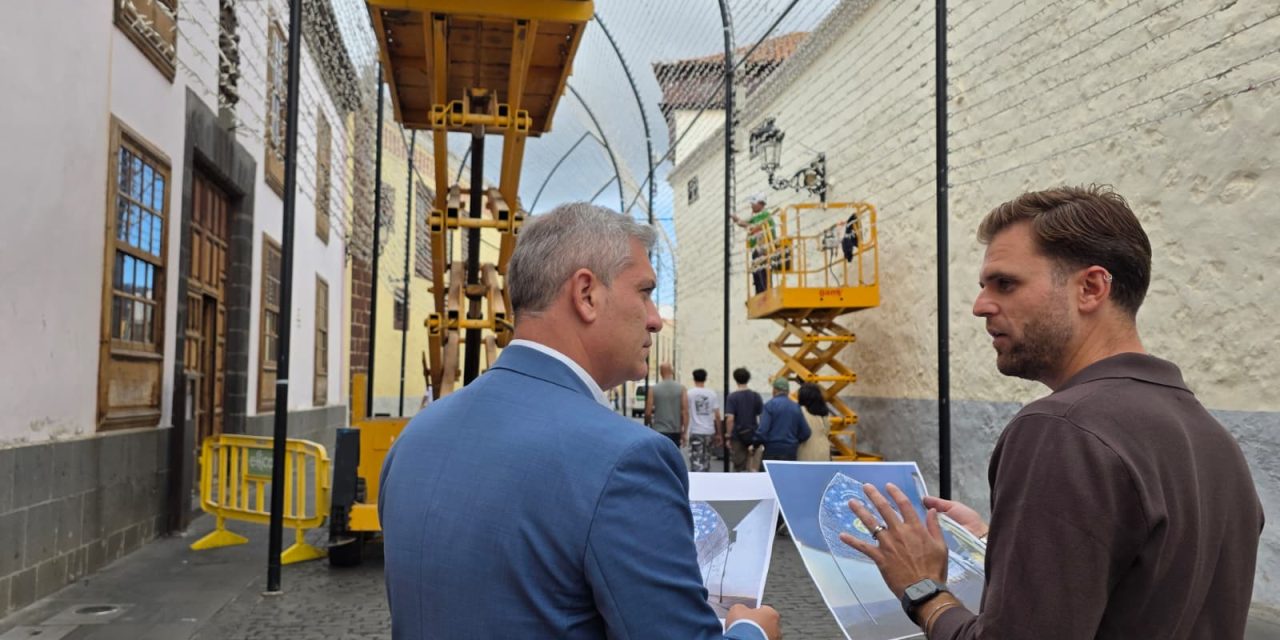 La Laguna da forma al gran arco de La Carrera, uno de los símbolos más reconocibles de la Navidad lagunera