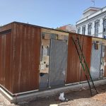 El Ayuntamiento de La Laguna avanza en la instalación de los baños públicos del casco histórico