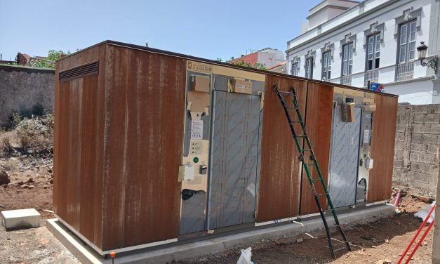 El Ayuntamiento de La Laguna avanza en la instalación de los baños públicos del casco histórico