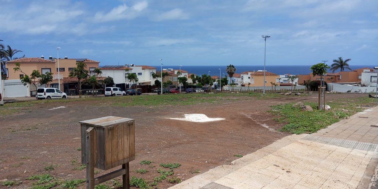 La Laguna abre provisionalmente un nuevo punto de estacionamiento en Bajamar por Semana Santa