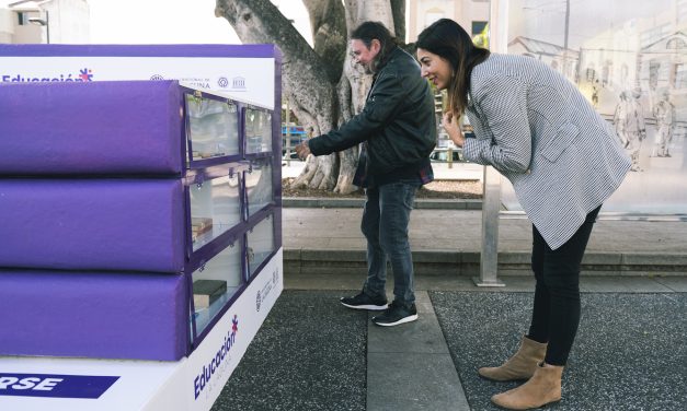 La Biblioteca Móvil recorrerá hasta mayo los pueblos y barrios de La Laguna para el fomento de la lectura