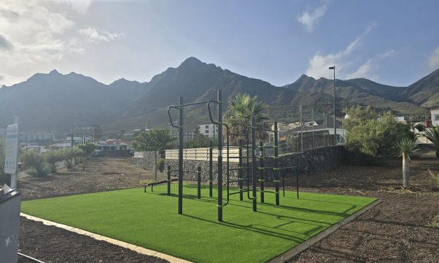 La Laguna amplía su red de instalaciones deportivas al aire libre con un parque de calistenia en Bajamar