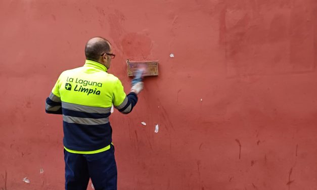 El Ayuntamiento intensifica la limpieza de pintadas en el centro histórico