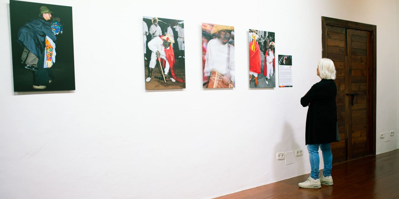 El convento de Santo Domingo acoge una exposición fotográfica sobre las tradiciones del Carnaval canario