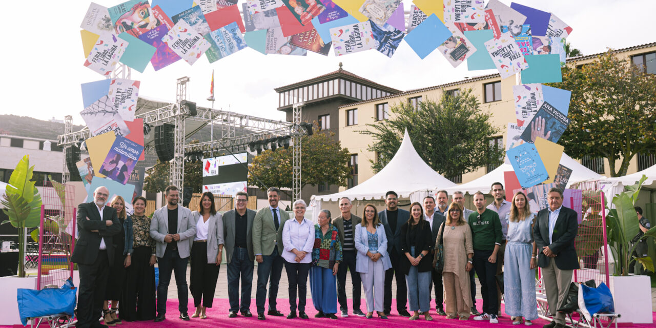 La gran fiesta del libro de Canarias abre sus puertas durante cuatro días en la plaza del Cristo de La Laguna