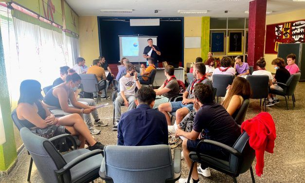 La juventud de La Laguna se junta para analizar y proponer a la sociedad medidas preventivas frente al botellón