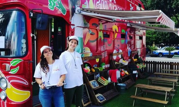 La Guagua Saludable recorre las plazas de La Laguna para demostrar que una alimentación sana puede ser rica, económica y divertida