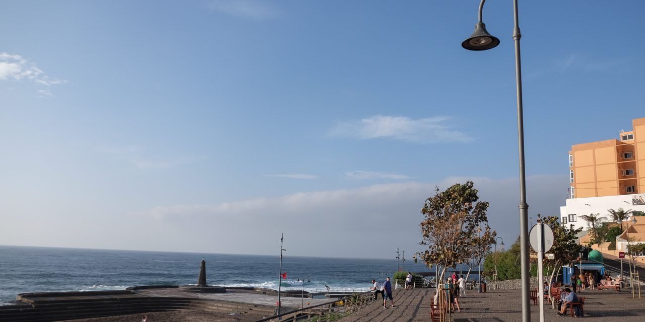 El Ayuntamiento mejora la imagen de la costa lagunera con una actuación integral en los espacios públicos