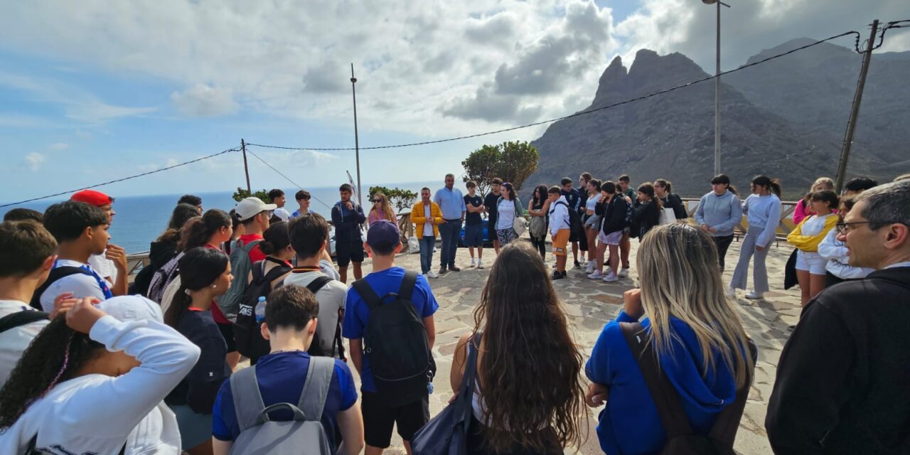 Medio Ambiente organiza una jornada de limpieza colectiva del litoral en Punta del Hidalgo