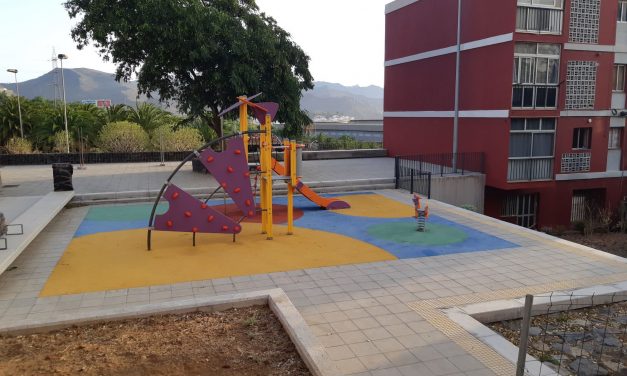 El Ayuntamiento concluye las obras del parque infantil de la urbanización Las Chumberas