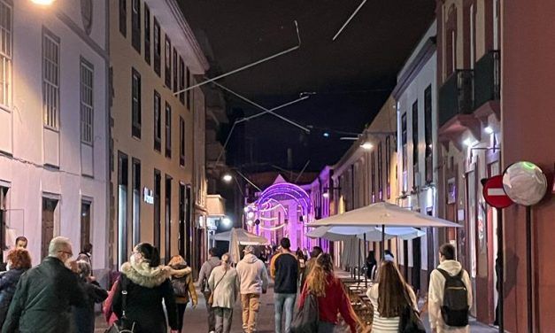 La Laguna enciende su Navidad de luz de manera gradual y descentralizada para evitar aglomeraciones