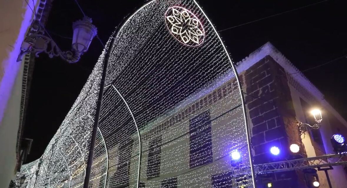 La Laguna da la bienvenida a la Navidad con un espectáculo visual y el concierto estelar de Edurne