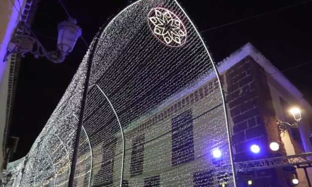 La Laguna da la bienvenida a la Navidad con un espectáculo visual y el concierto estelar de Edurne