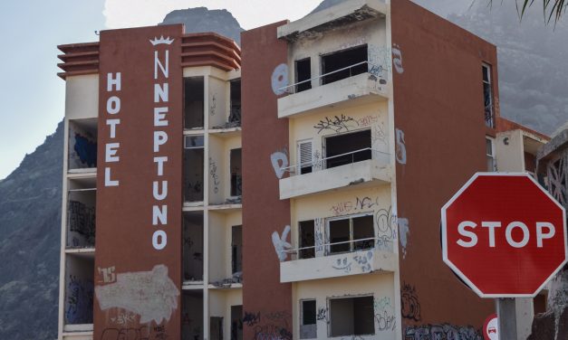 Urbanismo ejecutará la demolición del antiguo Hotel Neptuno, en Bajamar