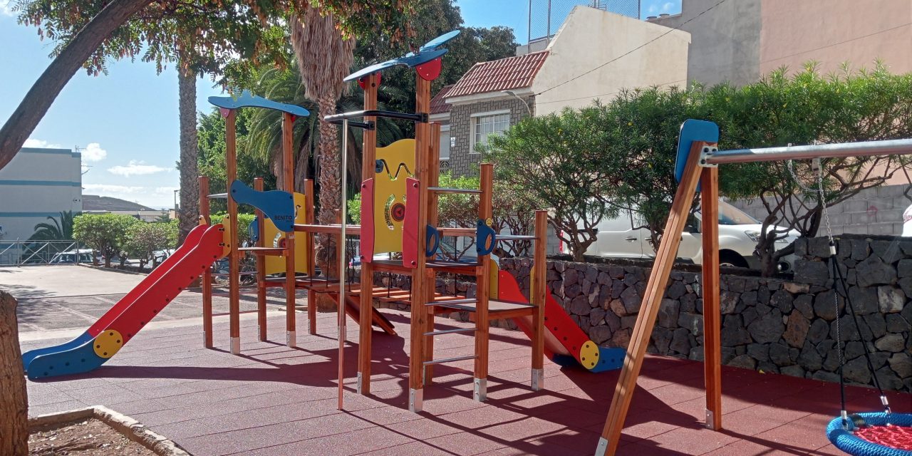 La Laguna inaugura un nuevo parque infantil en la calle San Clemente