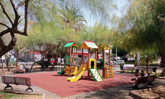 El Ayuntamiento de La Laguna renueva el parque infantil de Los Majuelos