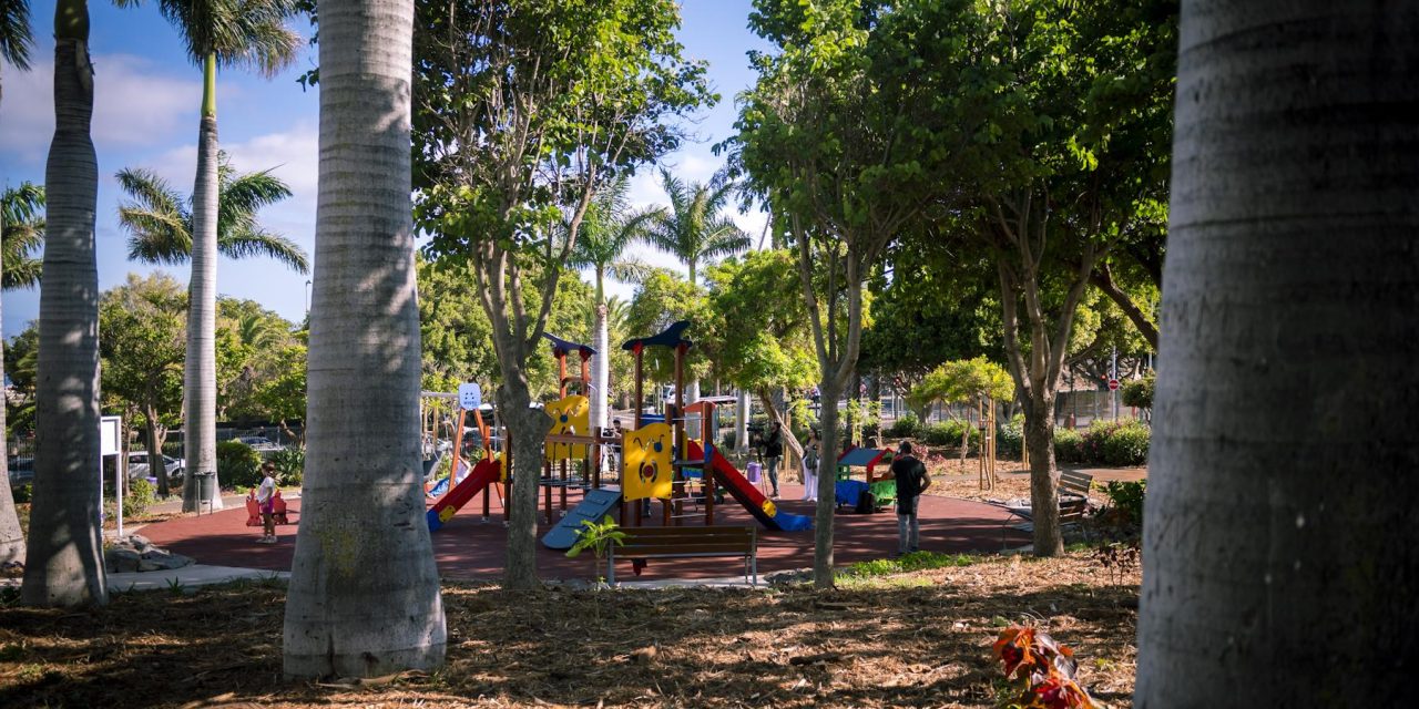 El Parque de Los Andenes se transforma en un espacio más verde, accesible y familiar tras su rehabilitación integral