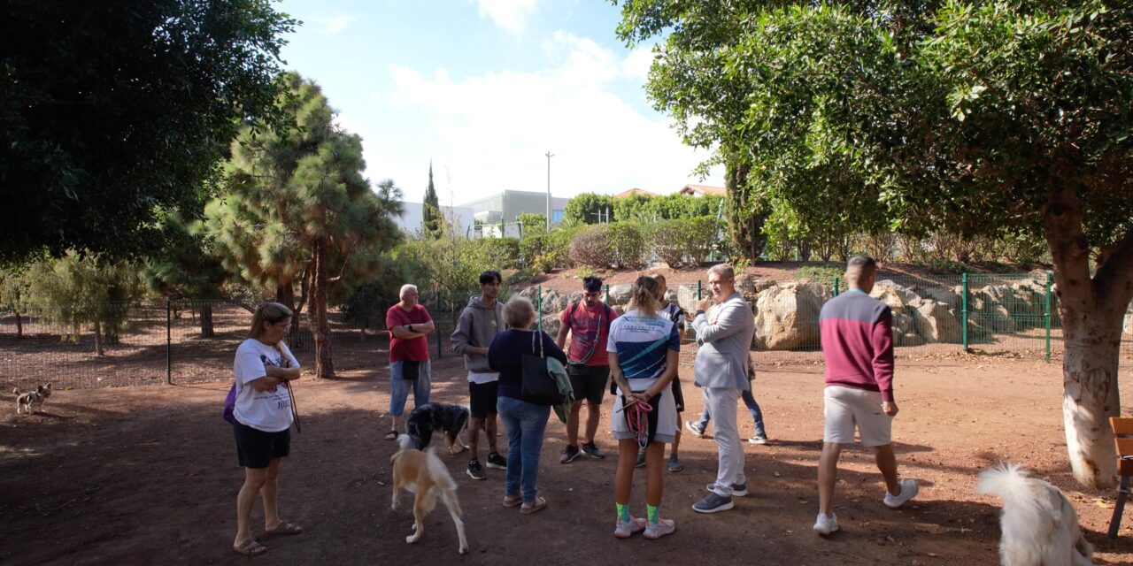Las Mantecas estrena un parque canino de 900 metros cuadrados para el disfrute de las mascotas