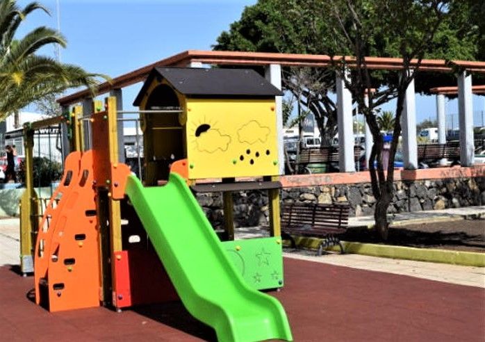 El Ayuntamiento destina 20.000 euros a tres parques infantiles de La Cuesta, San Miguel de Chimisay y La Verdellada