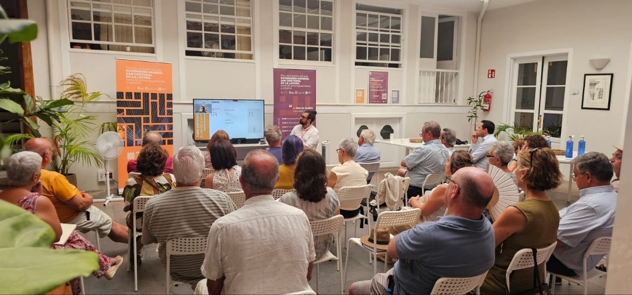 La Laguna llena el aforo en el primer taller ciudadano para el proyecto piloto de iluminación patrimonial de la calle San Agustín