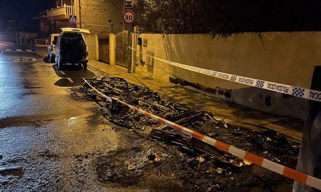 La quema de contenedores cuesta a La Laguna cerca de 30.000 euros