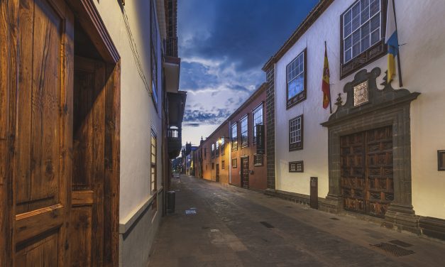 La Laguna pone en marcha un proyecto piloto de iluminación patrimonial en la calle San Agustín