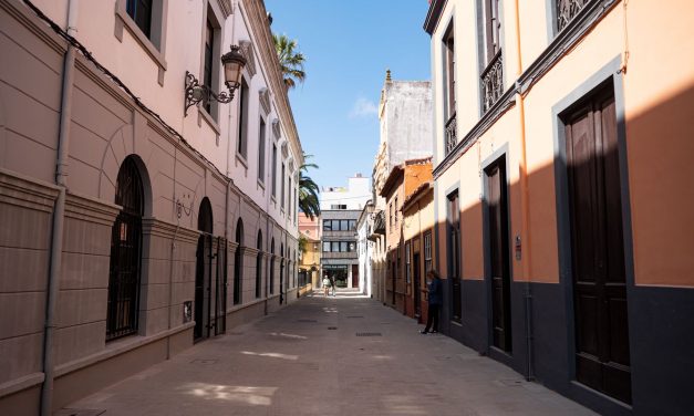 La Laguna reabre la calle Rodríguez Moure tras las obras de peatonalización