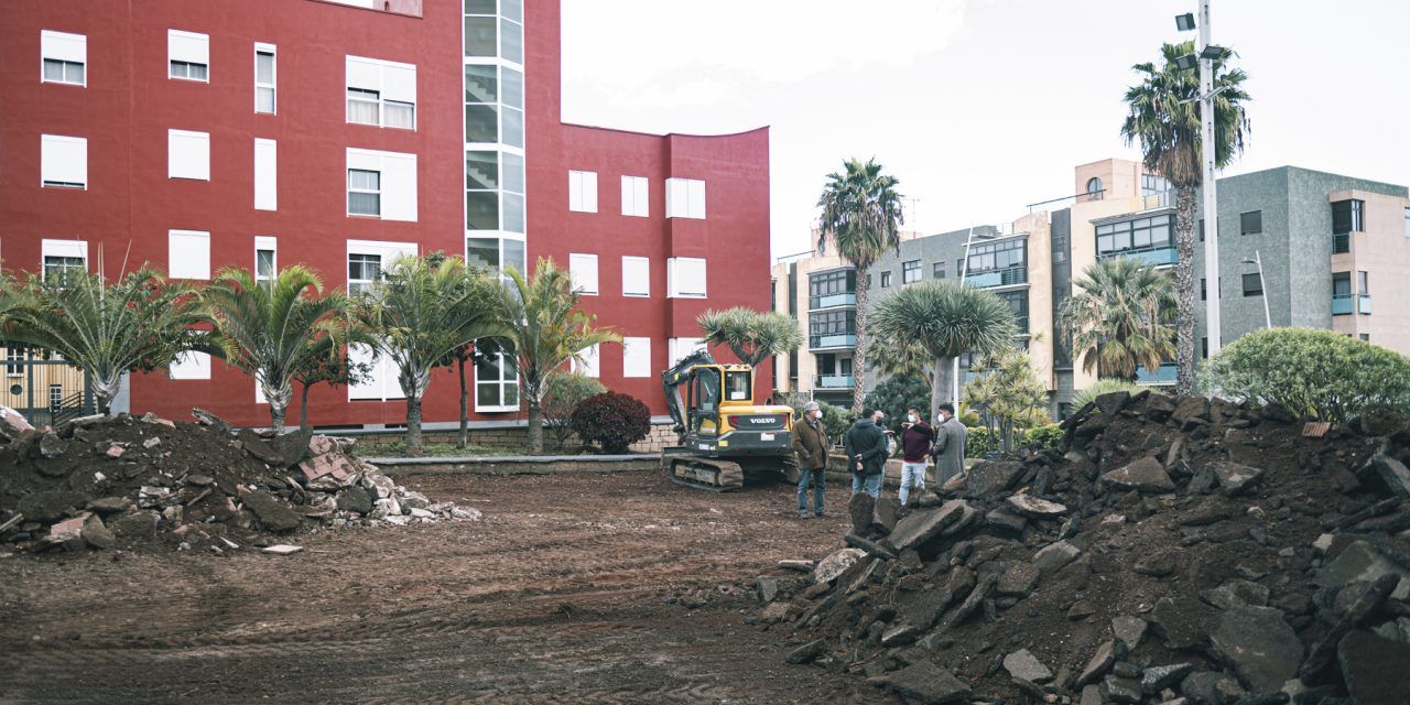El Ayuntamiento reforma la plaza de la avenida El Paso para dar una nueva vida a los casi 2.500 metros cuadrados