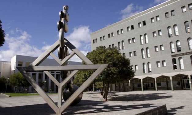 La Universidad de La Laguna cierra sus instalaciones