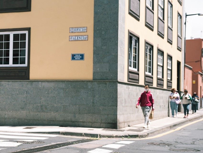 El Ayuntamiento reasfalta a partir de este miércoles la calle San Juan para mejorar su imagen y la seguridad vial