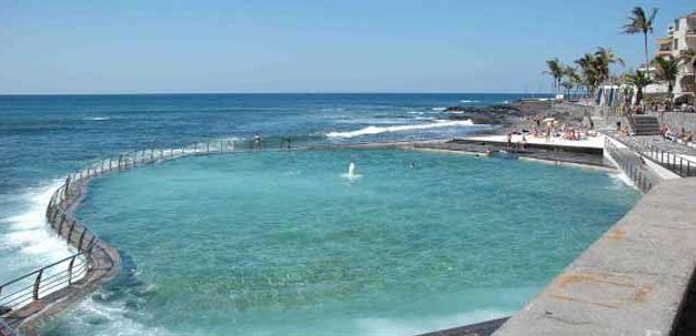 La Laguna celebra la Bandera Azul para las piscinas de Bajamar y el Arenisco y el sendero de San Juanito