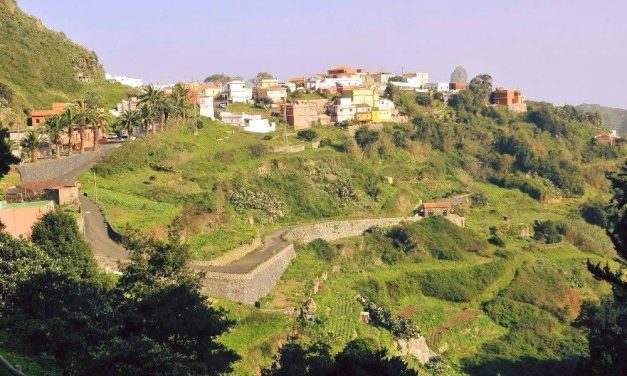 El Ayuntamiento de La Laguna refuerza la seguridad y moderniza el área de juegos de Las Carboneras